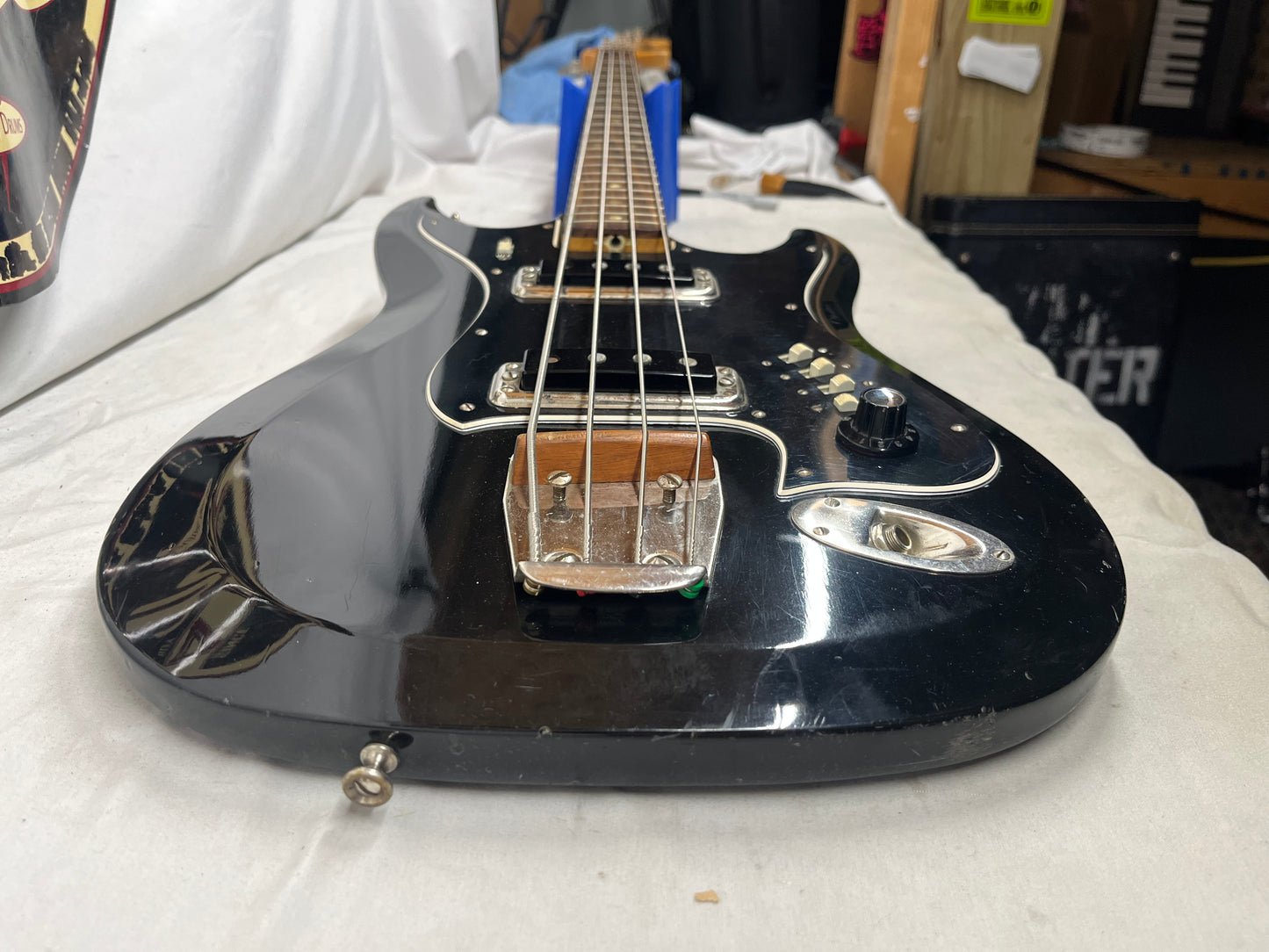 Hagstrom H-II-B Doublecut 4-String Electric Bass 1967 with Hard Case
