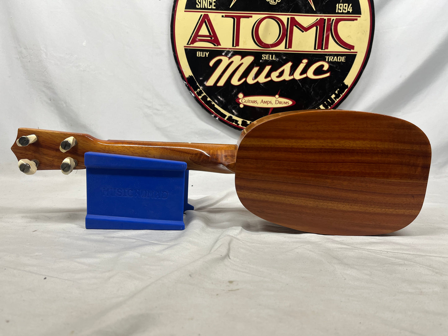 Kamaka Pineapple Soprano Ukulele with Case - SPLIT IN BACK OF BODY