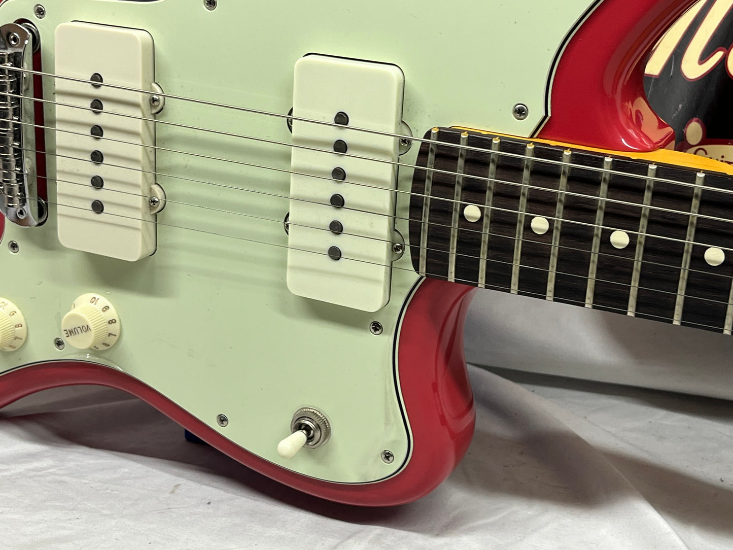 Fender American Professional Classic Jazzmaster Electric Guitar - Faded Dakota Red