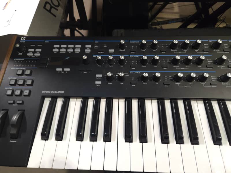 Novation Summit 61-Key 16-Voice Synthesizer - Image 2