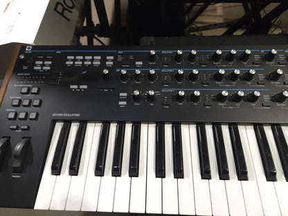 Novation Summit 61-Key 16-Voice Synthesizer - Image 2