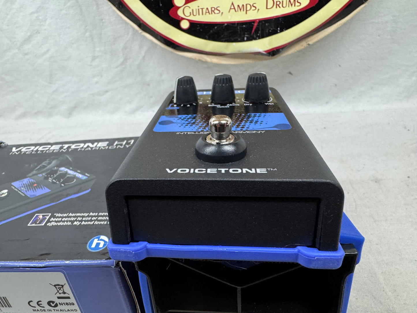 TC Helicon VoiceTone H1 Intelligent Harmony Pedal with Power Supply + Box
