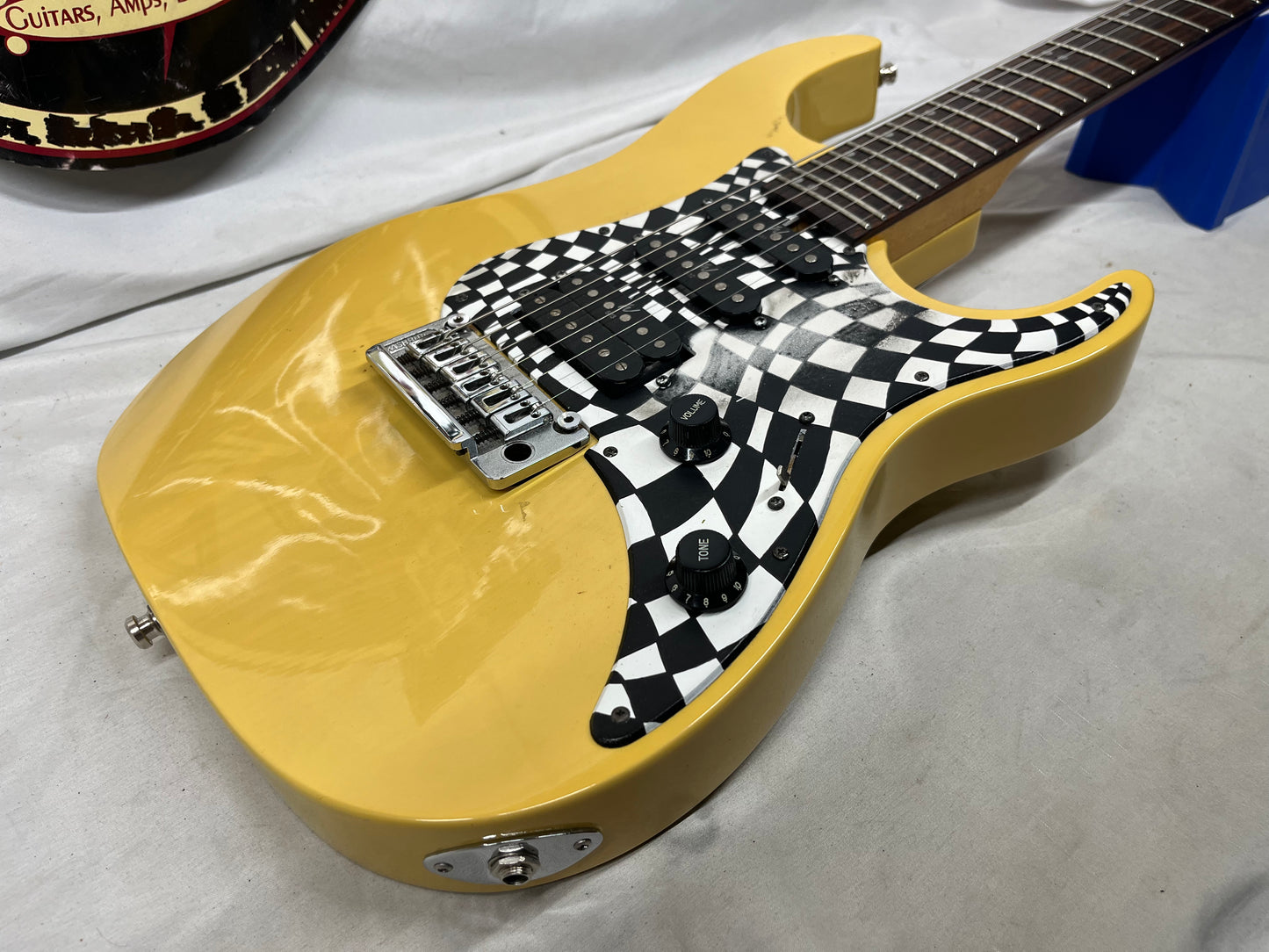 Washburn MG-40 Mercury II Series HSS Doublecut Electric Guitar