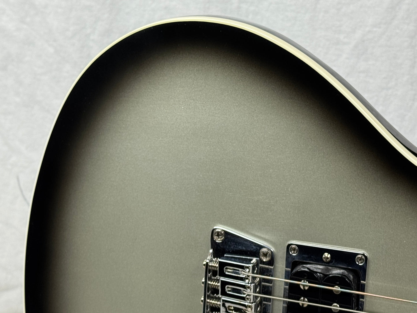 Gibson DSNSHSBCH1 Nighthawk night hawk Studio Guitar with Gator Case 2011 - Silverburst