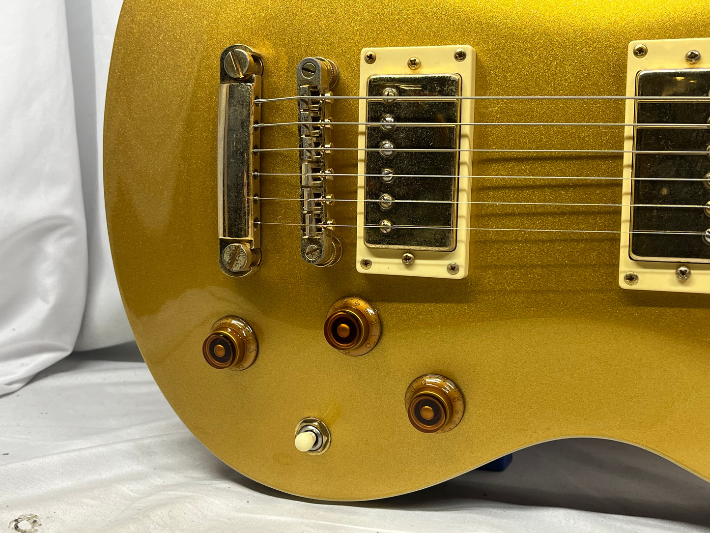 Peavey HP Signature Series Goldtop Electric Guitar