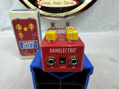 Danelectro 3699 Fuzz Pedal with Box