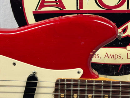 Fender USA Duo-Sonic Guitar with Case 1962
