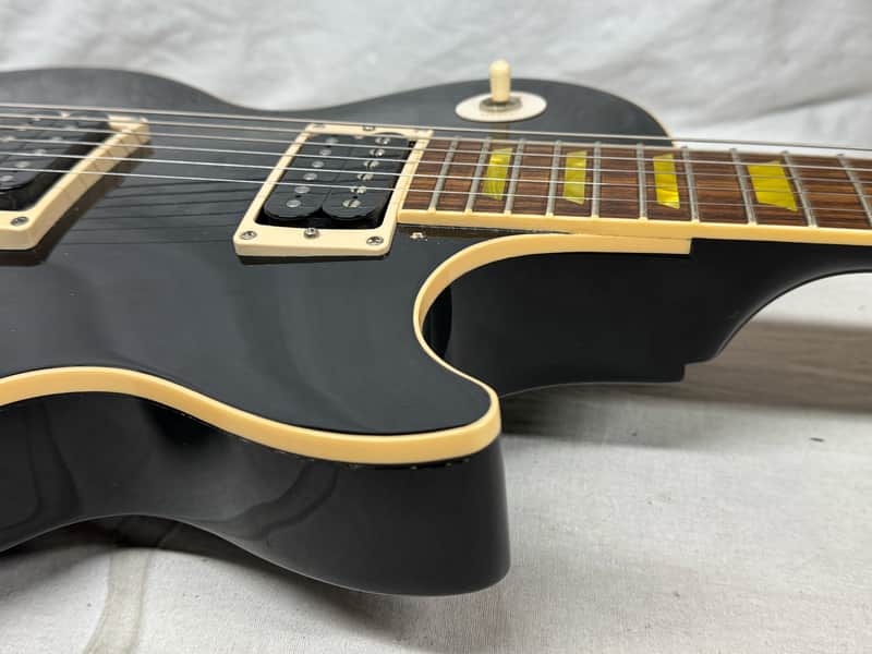 Gibson Les Paul Classic Guitar with Case - Image 15
