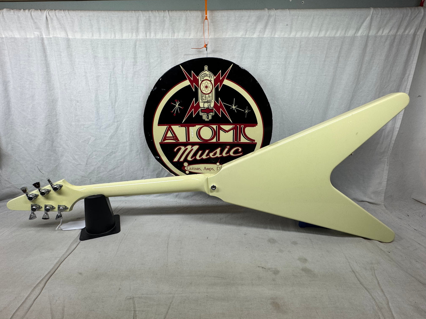 Gibson DSVS00CWCH1 '70s Flying V Guitar with Case 2023 - Classic White