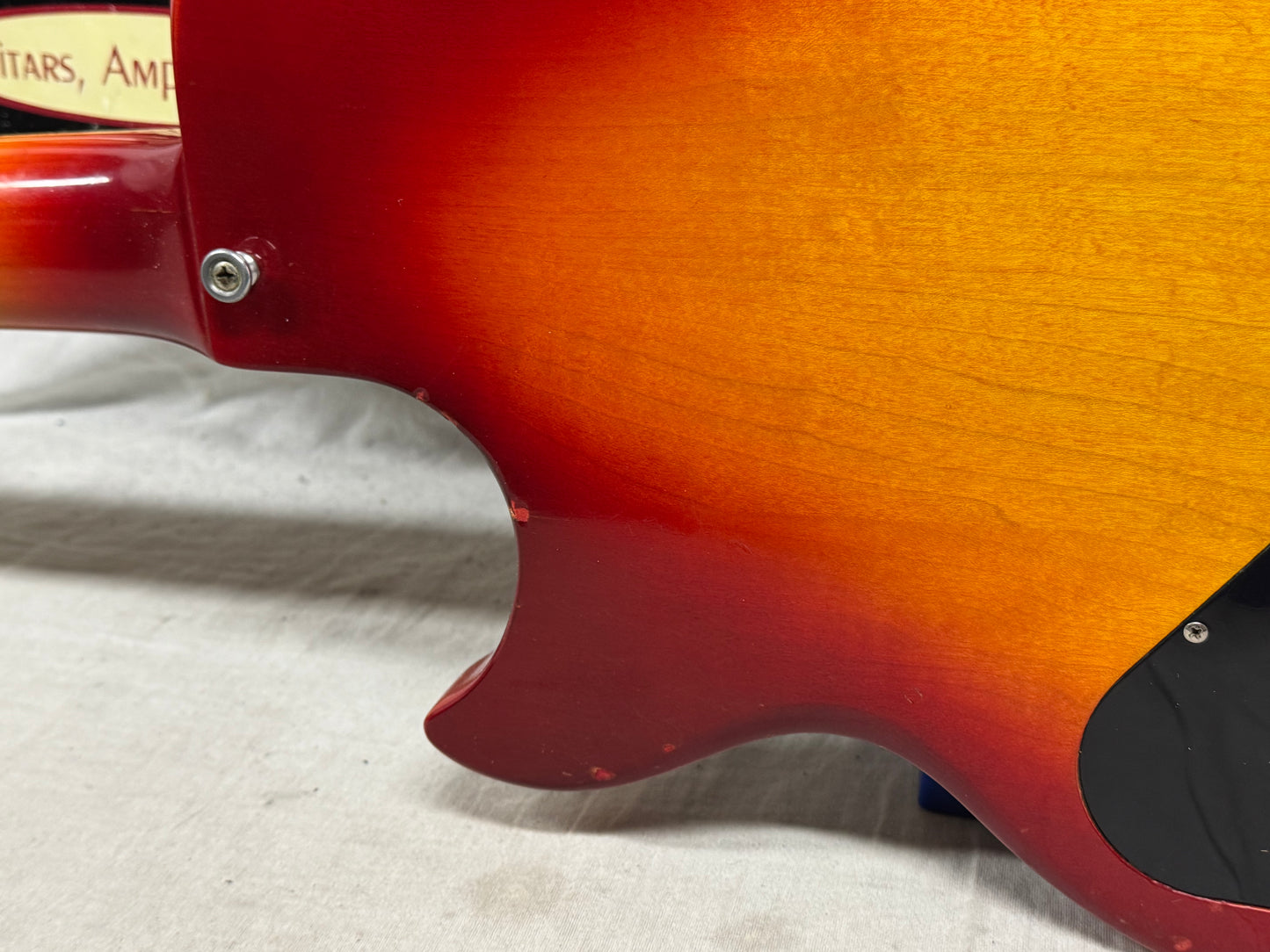 Gibson L6-S l 6s Custom Singlecut Guitar with Case - Cherry Sunburst