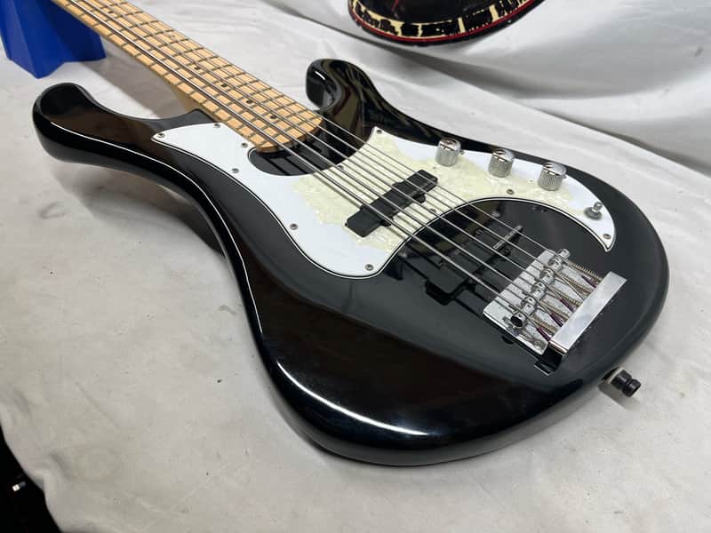 Dean Hillsboro 5-String Electric Bass - Image 19