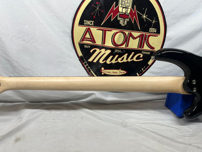 Fullerton 4-String Doublecut Electric Bass