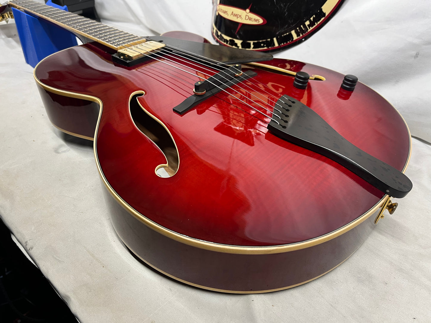 Peerless Leela Arctop Hollow Body Electric Guitar with Hard Case