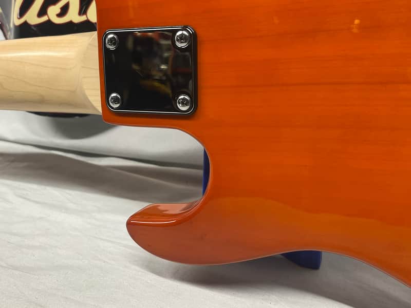 woofy basses Poodle 5 5-String Electric Bass - Image 14