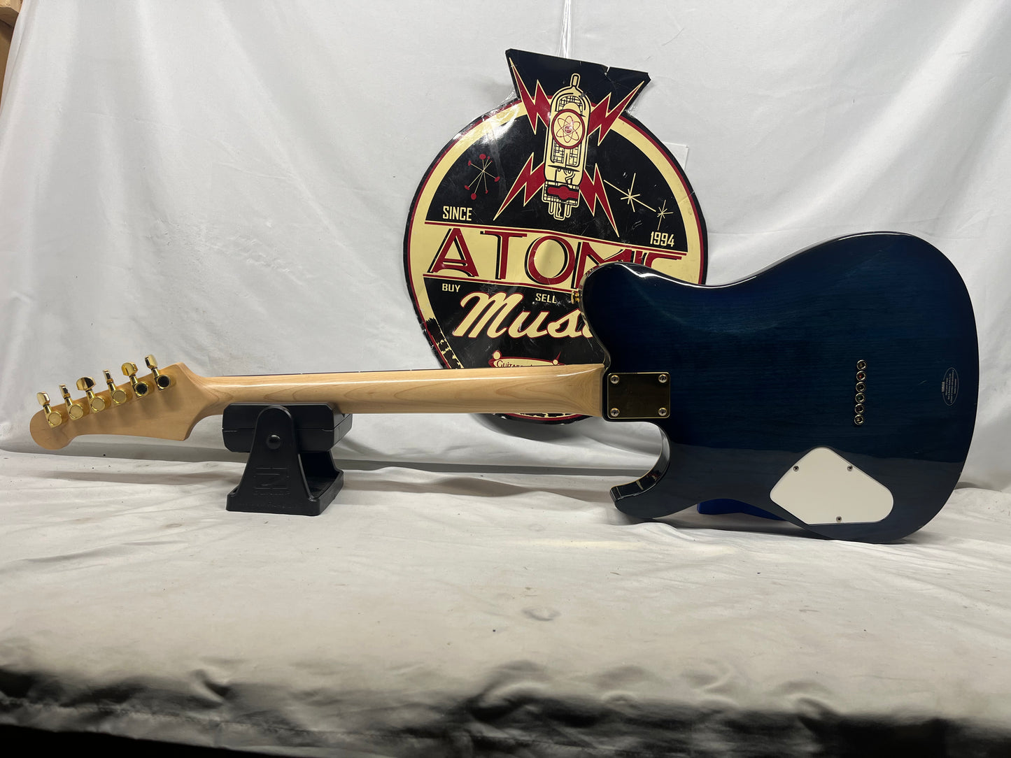 Yamaha Pacifica 302-S Singlecut Electric Guitar