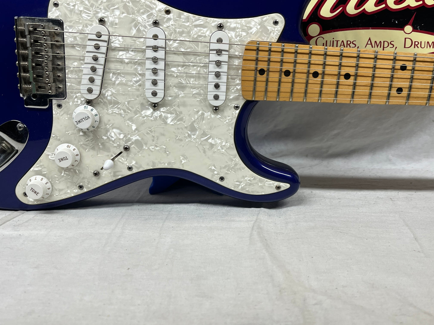 Fender Standard Stratocaster Strat MIM - Made in Mexico Electric Guitar
