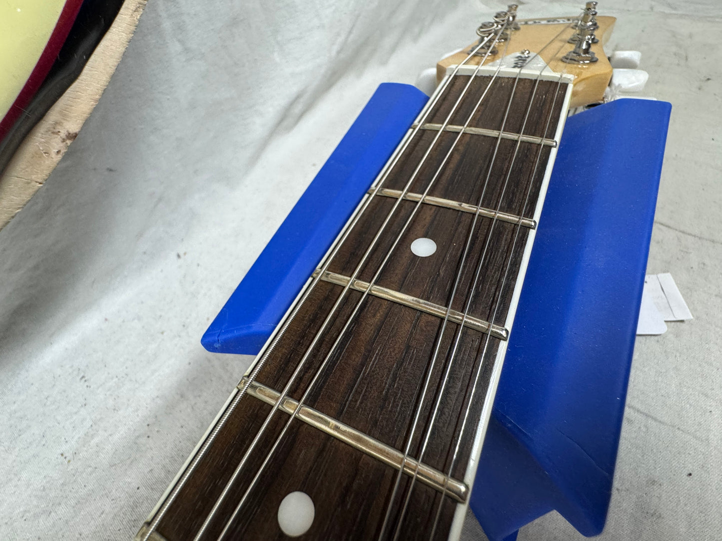 DiPinto Mach IV 4 Guitar with Case