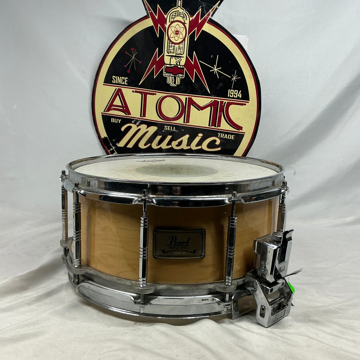 Pearl Free Floating 14x5.5 (shell) / 14x6.5 (actual depth) Maple Shell Snare Drum