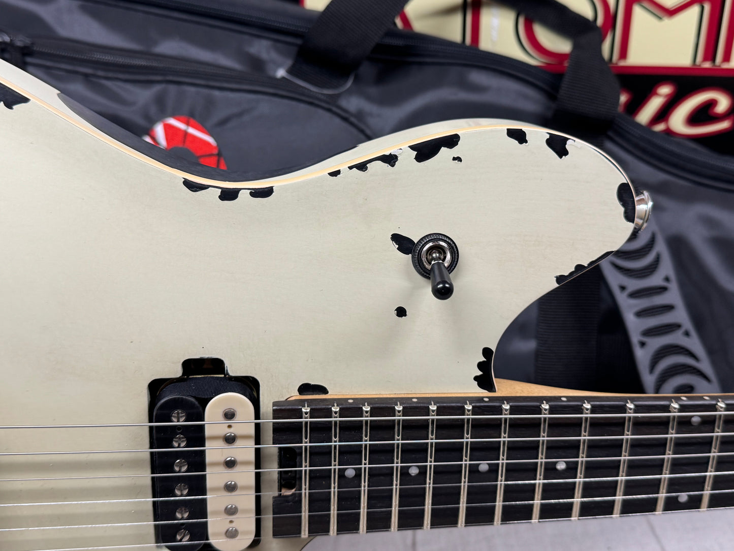 EVH Limited Edition Striped Series Wolfgang Special Guitar with Gig Bag 2026 - Distressed Ivory