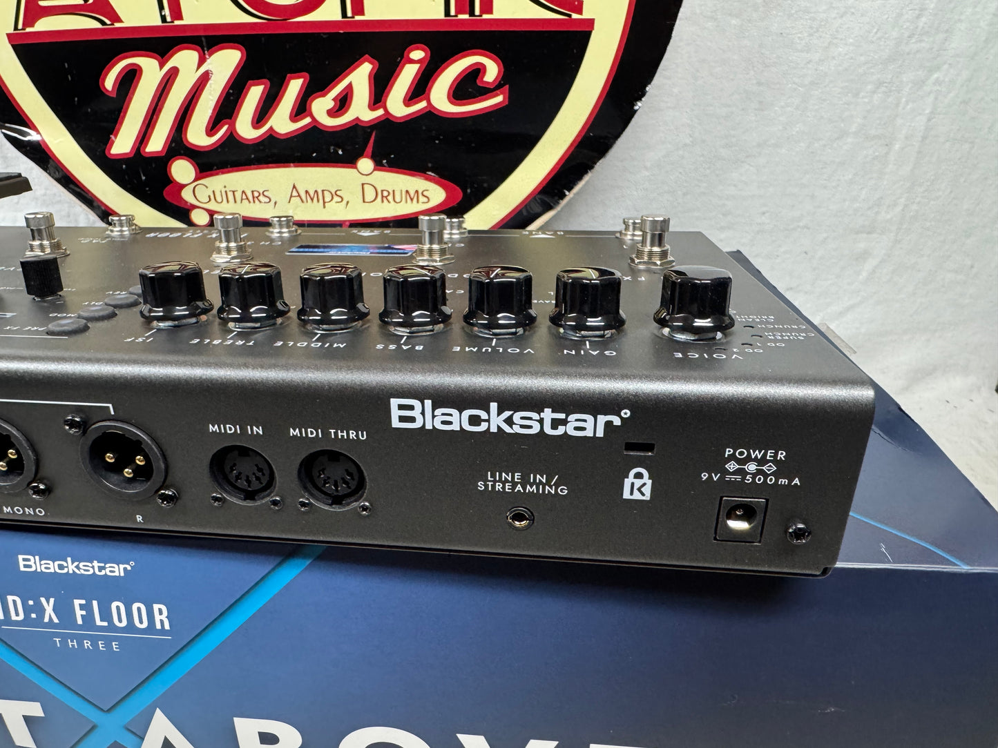 Blackstar ID:X Floor Three Guitar Multi-Effects Pedal with Power Supply + Box