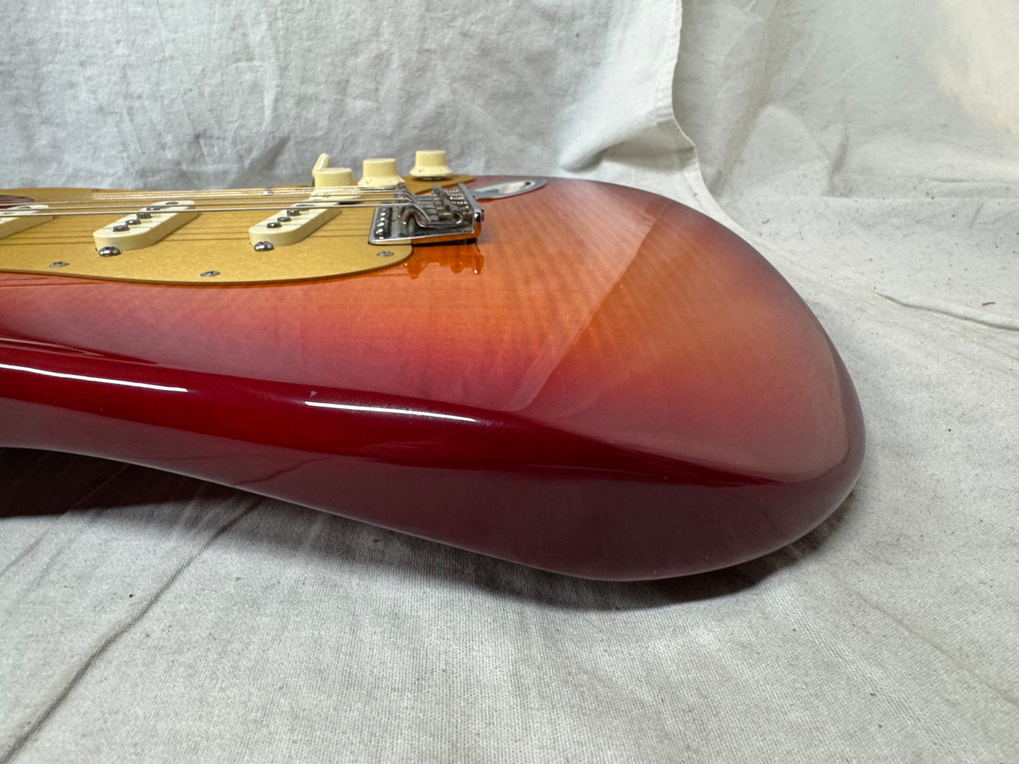 Fender Player II 2 Stratocaster Plus Top Guitar - MIM Mexico 2025 - Cherry Burst / Maple neck