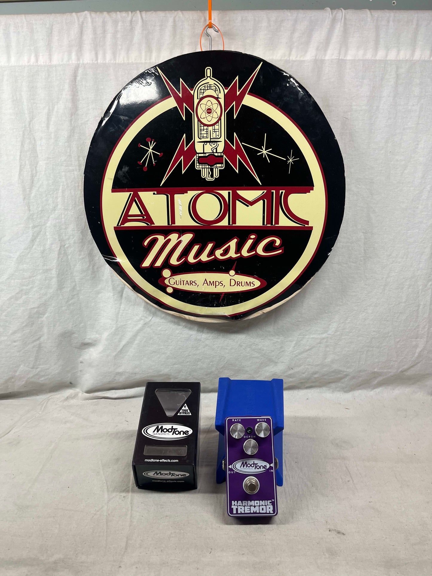 ModTone MT-TR Harmonic Tremor Tremolo Pedal with Box