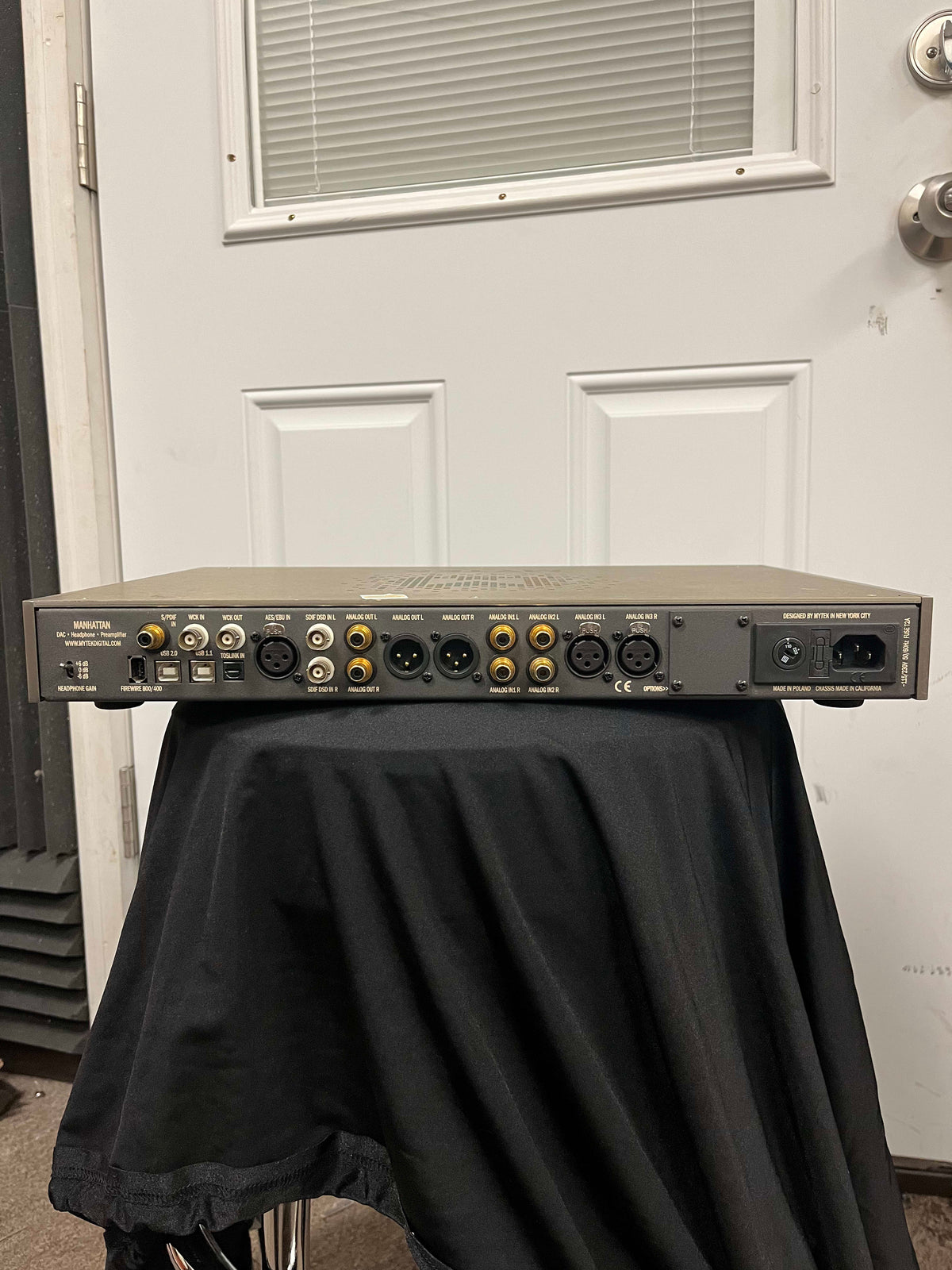 Mytek Digital Manhattan Bridge DAC Analog to Digital Audio Converter Headphone Amp Microphone Preamp Rack