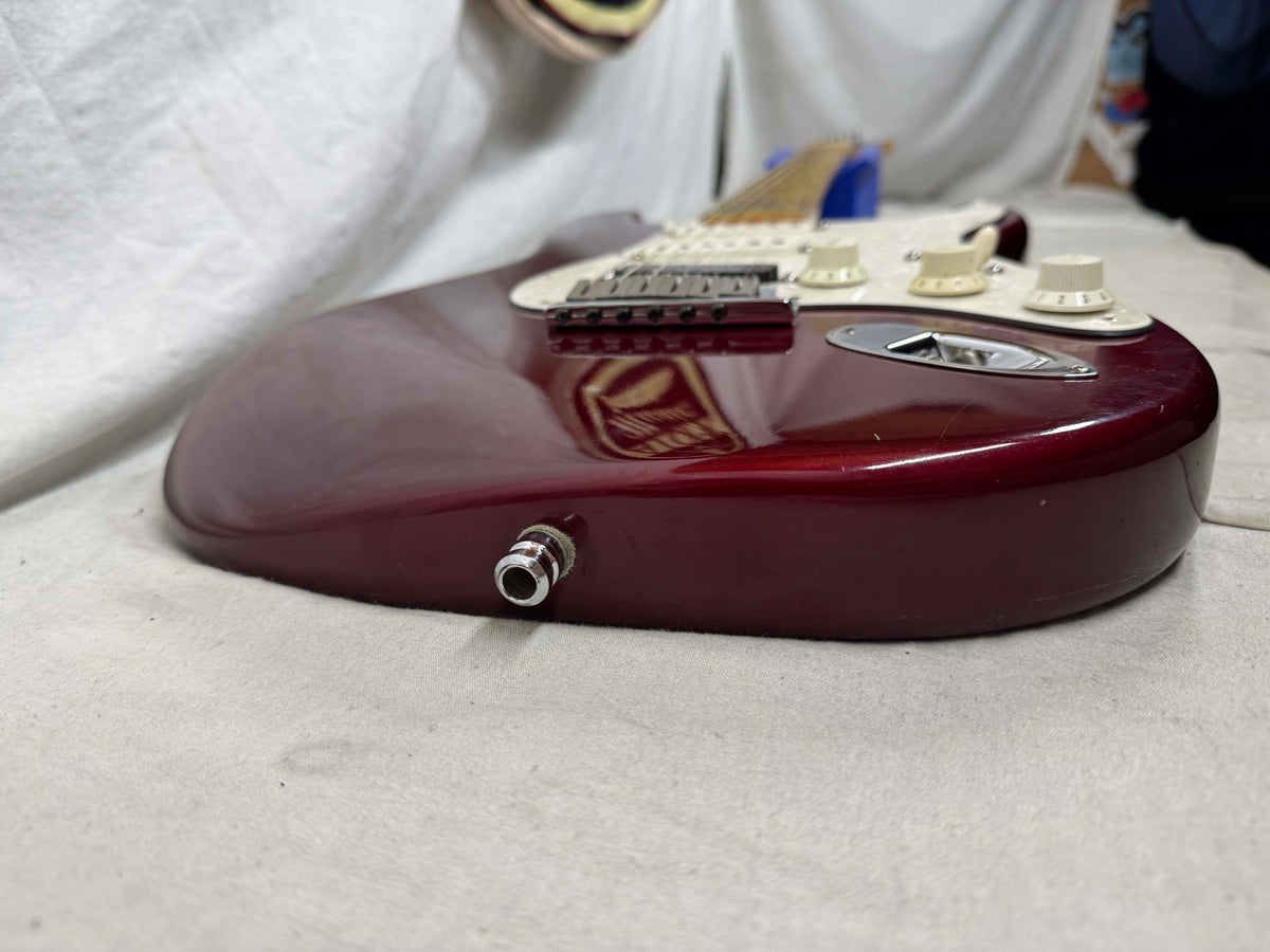Fender American Standard Stratocaster Guitar 1995 - Candy Apple Red / Maple neck