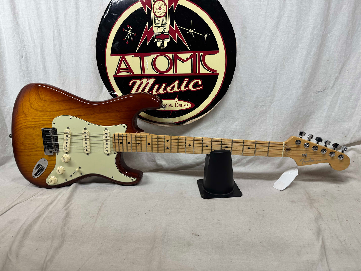 Fender American Deluxe Ash Stratocaster Guitar with Case 2010 - Tobacco Sunburst / Maple neck