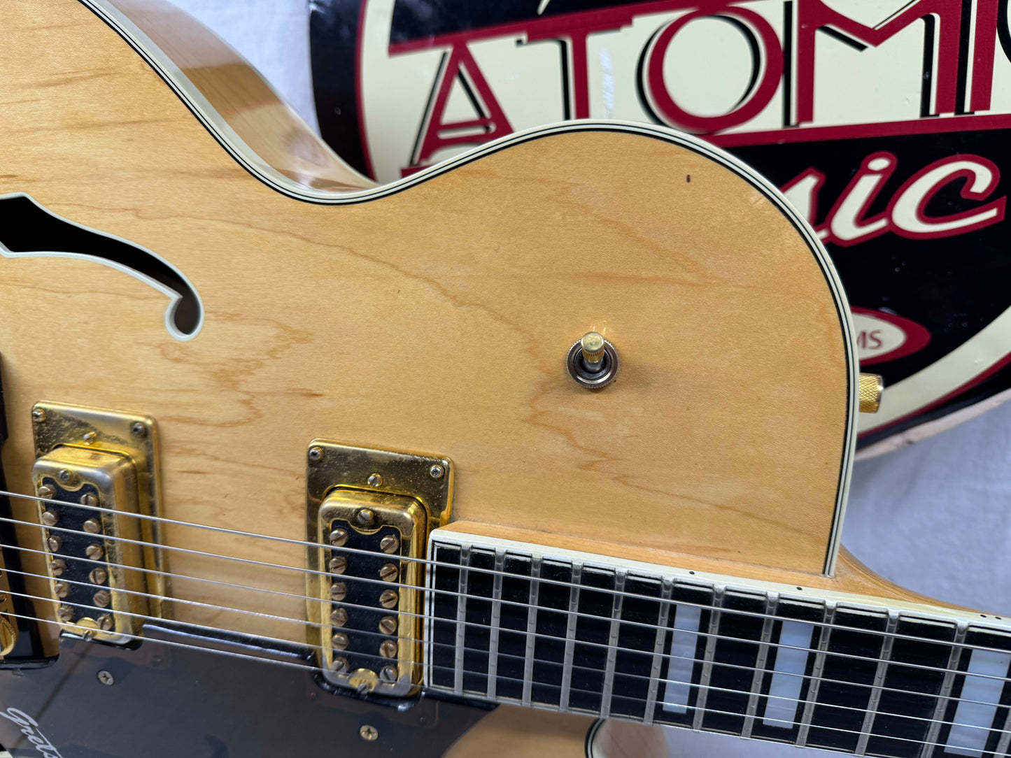 Gretsch Country Club Model 7576 Singlecut Hollowbody Guitar with Case 1979