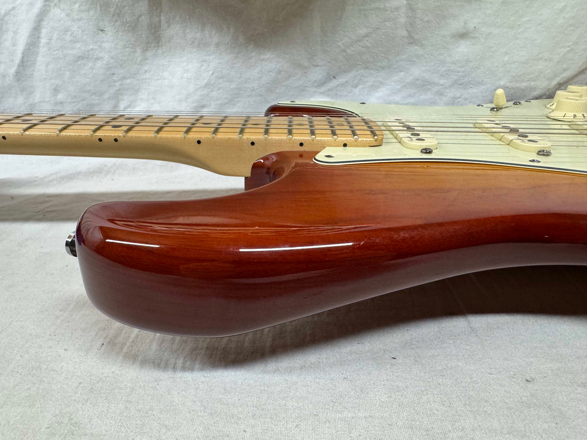 Fender American Deluxe Ash Stratocaster Guitar with Case 2010 - Tobacco Sunburst / Maple neck