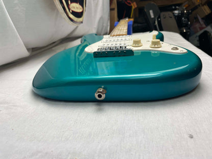 Fender PARTS Stratocaster - 1999 American Deluxe neck on 1983 Dan Smith-era Standard Strat body with Case - Transparent Teal
