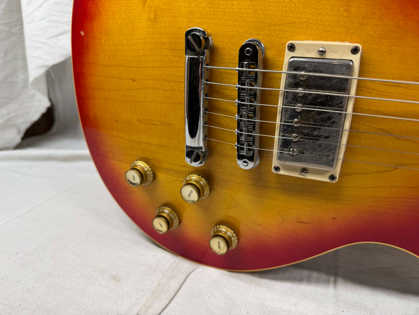 Gibson Les Paul Standard Guitar with Case 1978 - Cherry Sunburst