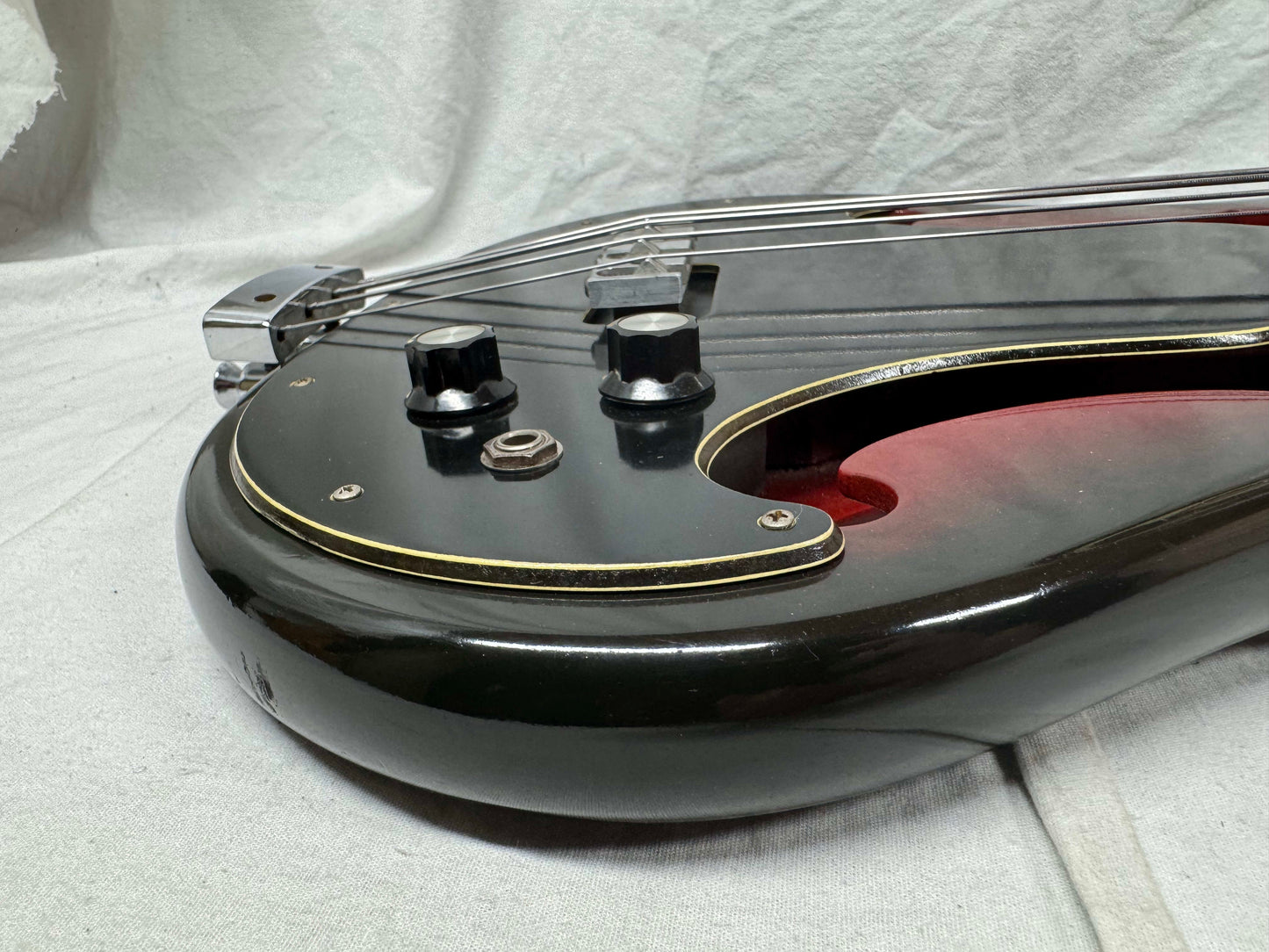 Ampeg AEB-1 aeb1 4-string Scroll Bass with Gig Bag