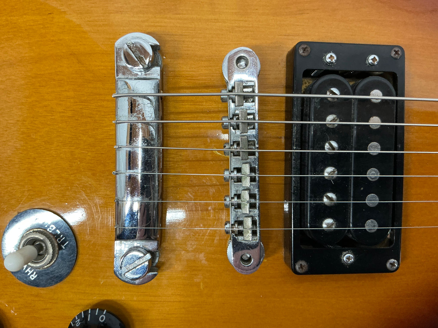 Epiphone Genesis Electric Guitar - Sunburst - Headstock Repaired