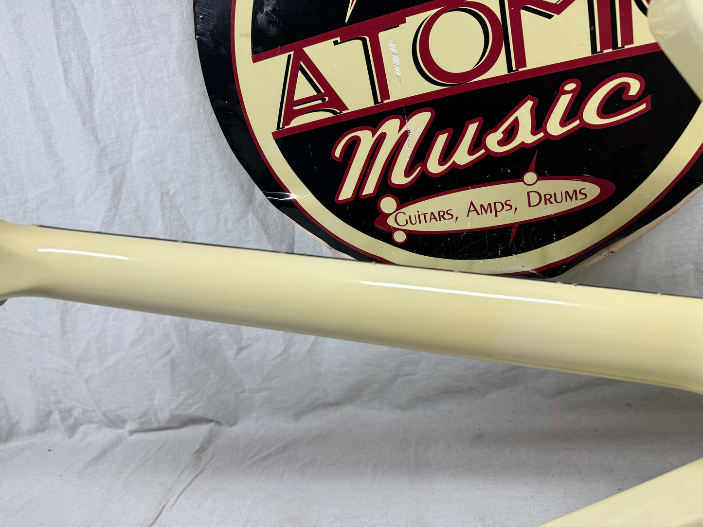 Gibson DSRVCWGH1 Limited Edition Reverse Flying V Guitar with Case 2007 - Alpine White