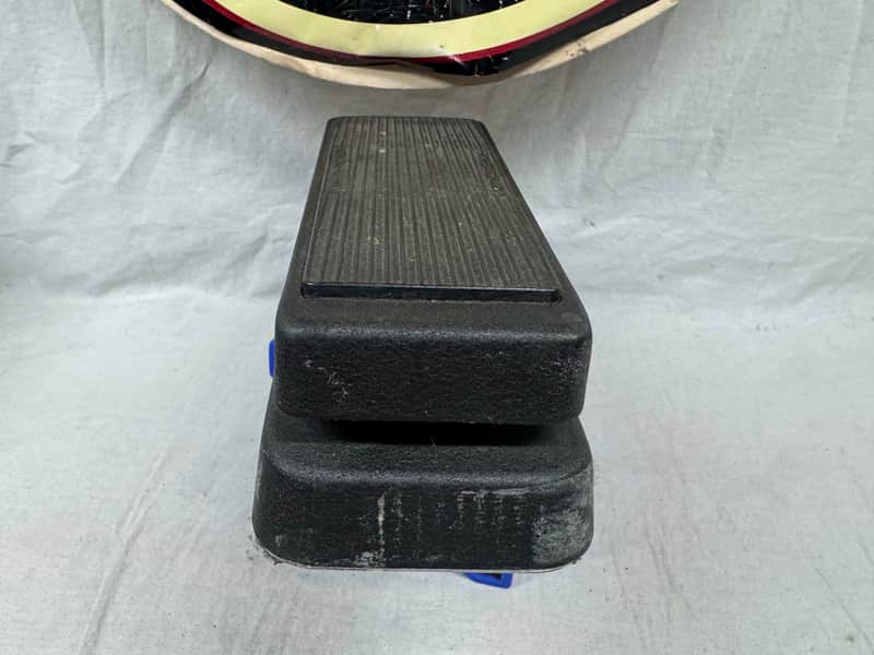 Dunlop GCB95 GCB-95 Cry Baby crybaby Wah Pedal - Rev H Circuit - missing battery cover & rubber feet - Image 5