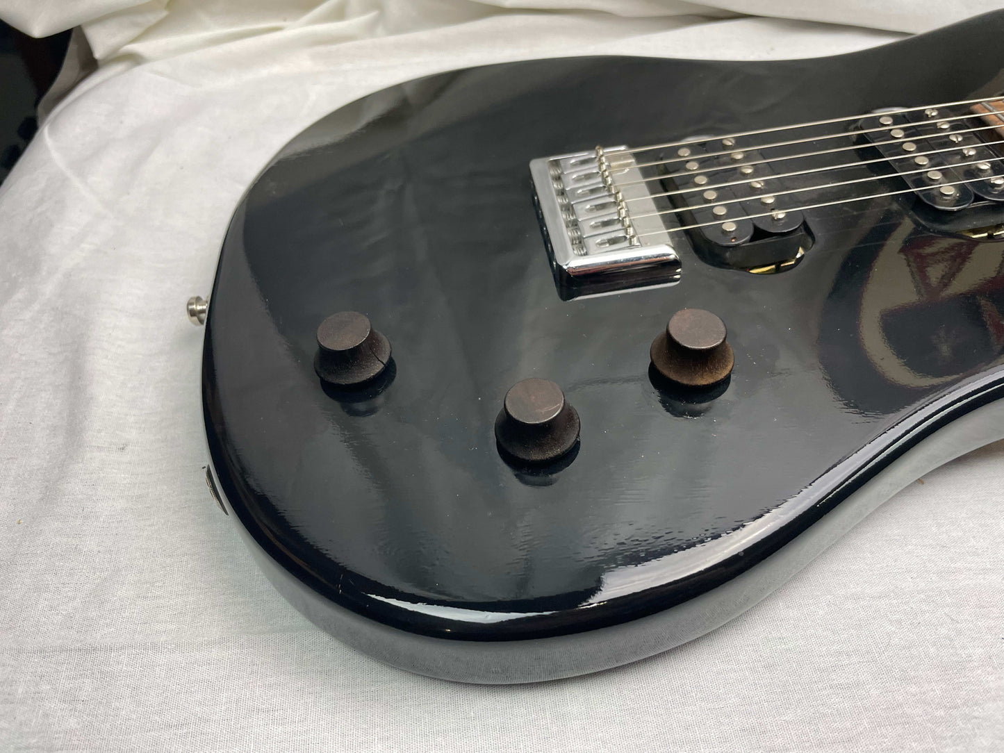 Anu S-style Doublecut Electric Guitar - Black