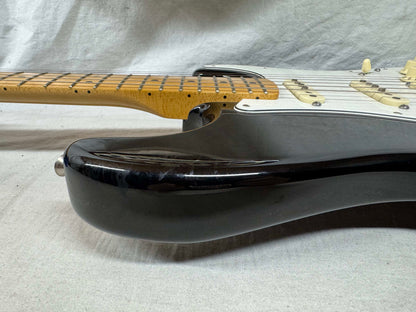 Fender Jimi Hendrix Stratocaster Guitar 2015 - Black / Maple neck