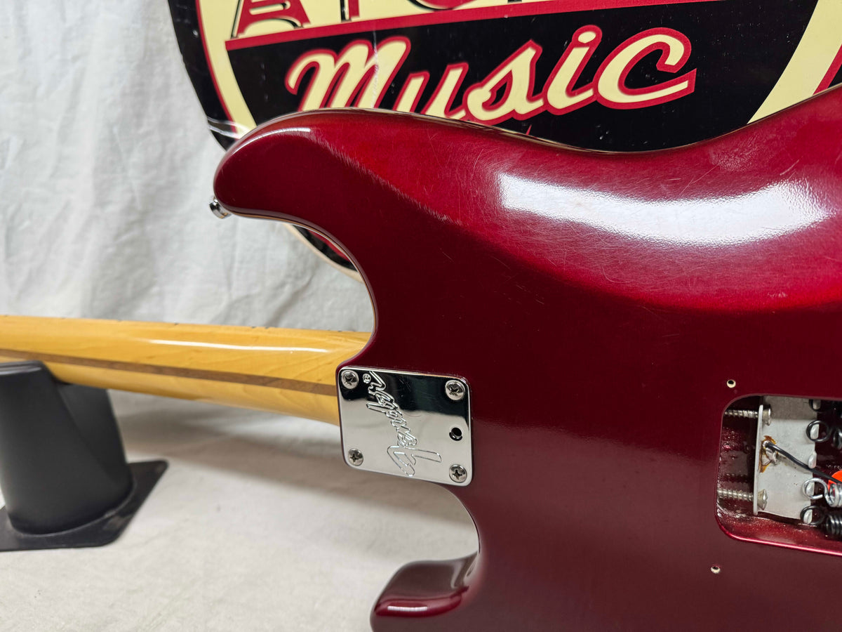 Fender American Standard Stratocaster Guitar 1995 - Candy Apple Red / Maple neck