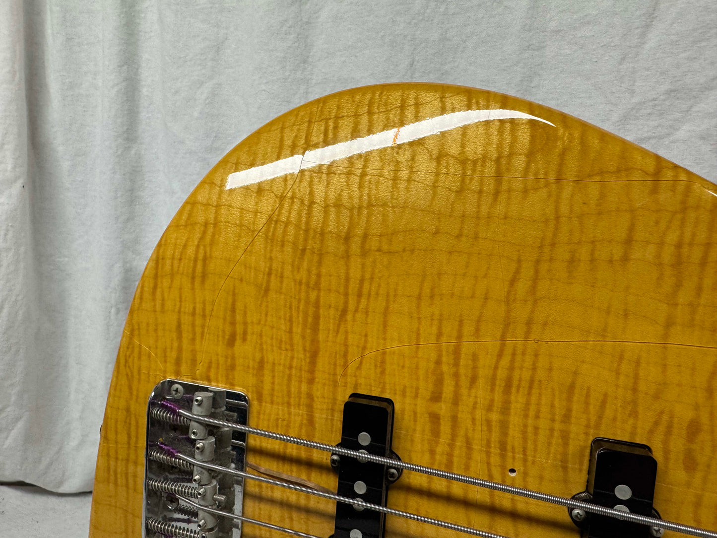Fender Jazz Bass 4-string J-Bass - photo - Foto Flame - MIJ Made In Japan 1994 - 1995