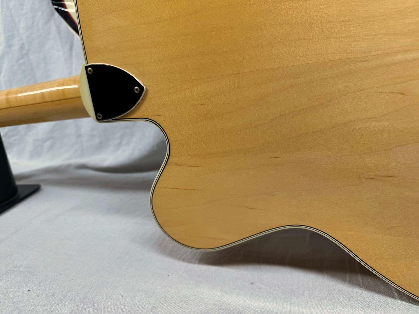Gretsch Country Club Model 7576 Singlecut Hollowbody Guitar with Case 1979