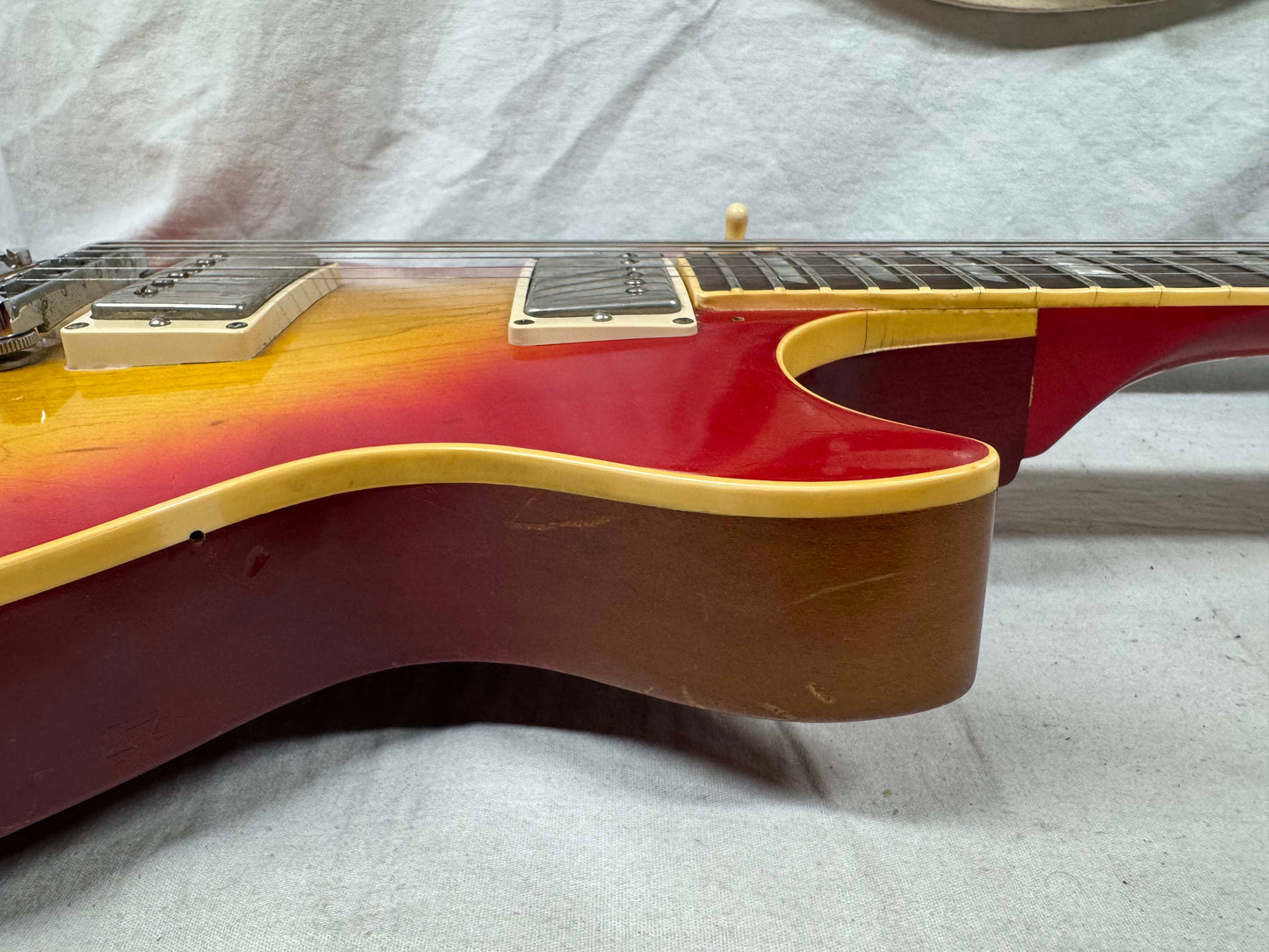 Gibson Les Paul Standard Guitar with Case 1978 - Cherry Sunburst