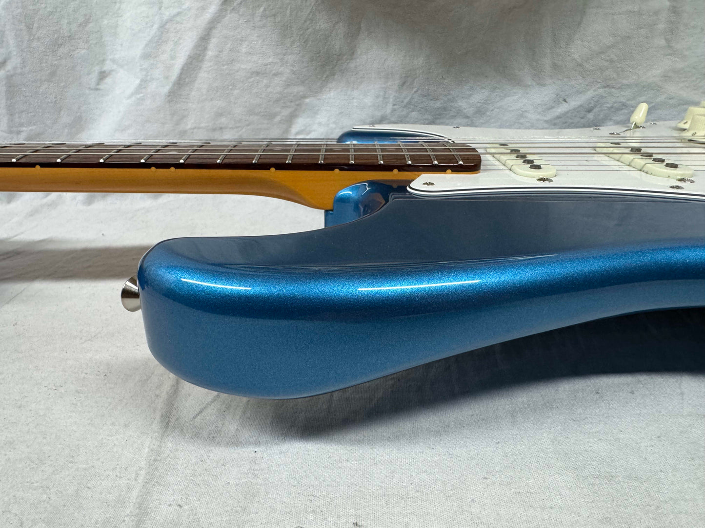 Fender Traditional '60s Stratocaster Guitar - MIJ Made In Japan 2023 - Lake Placid Blue / Rosewood fingerboard