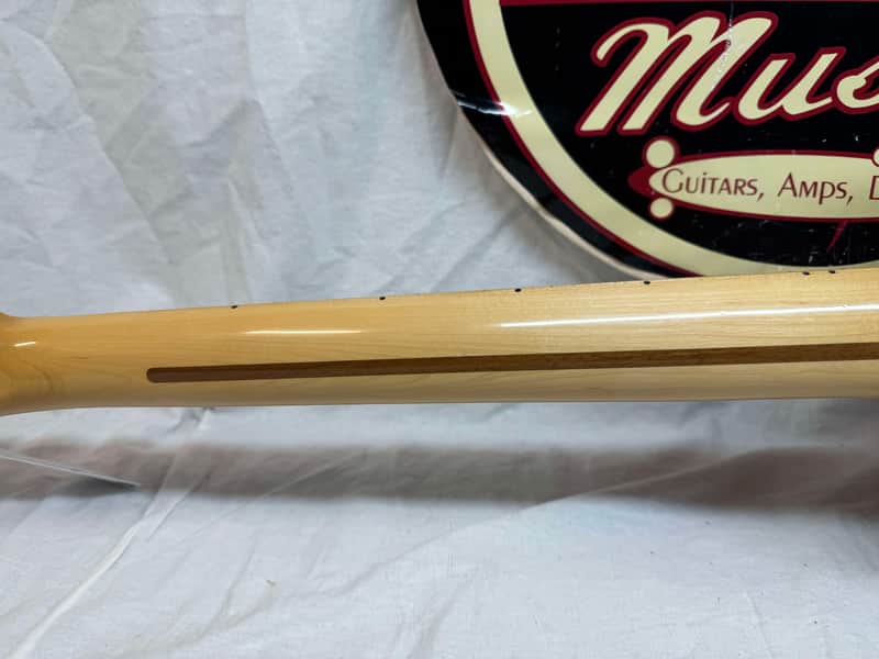 Fender Classic Series '69 Telecaster Thinline Guitar with Case - Image 12