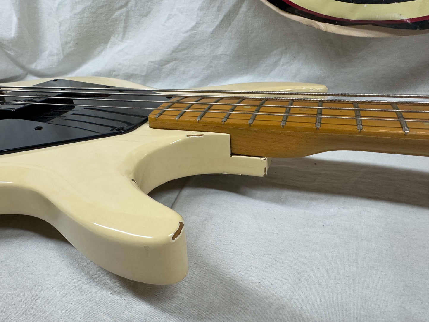 Gibson The Grabber 4-string Bass  - truss rod maxed / AS-IS  - Rare - White