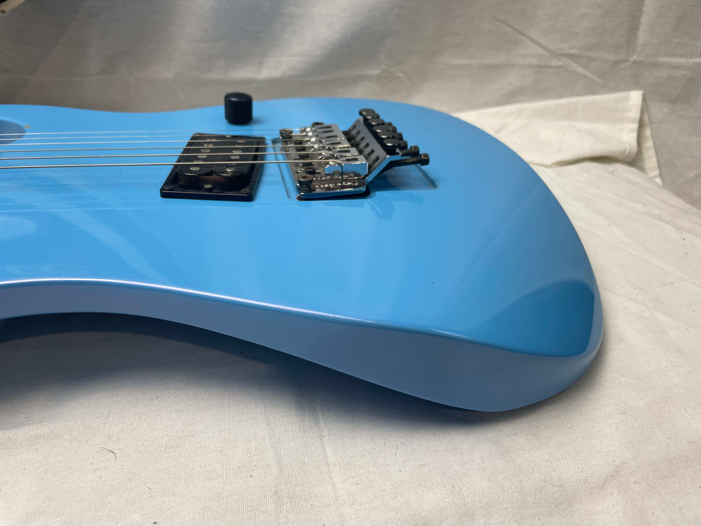 B.C. Rich bc USA Gunslinger Guitar with Case 1980s - Refinished