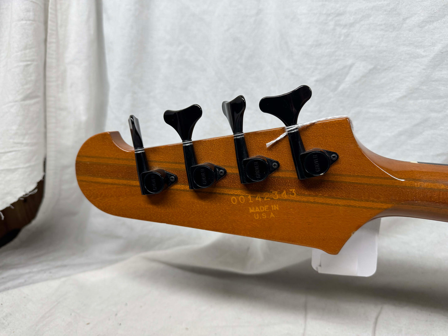Gibson Thunderbird IV 4-string Bass with Case 2002