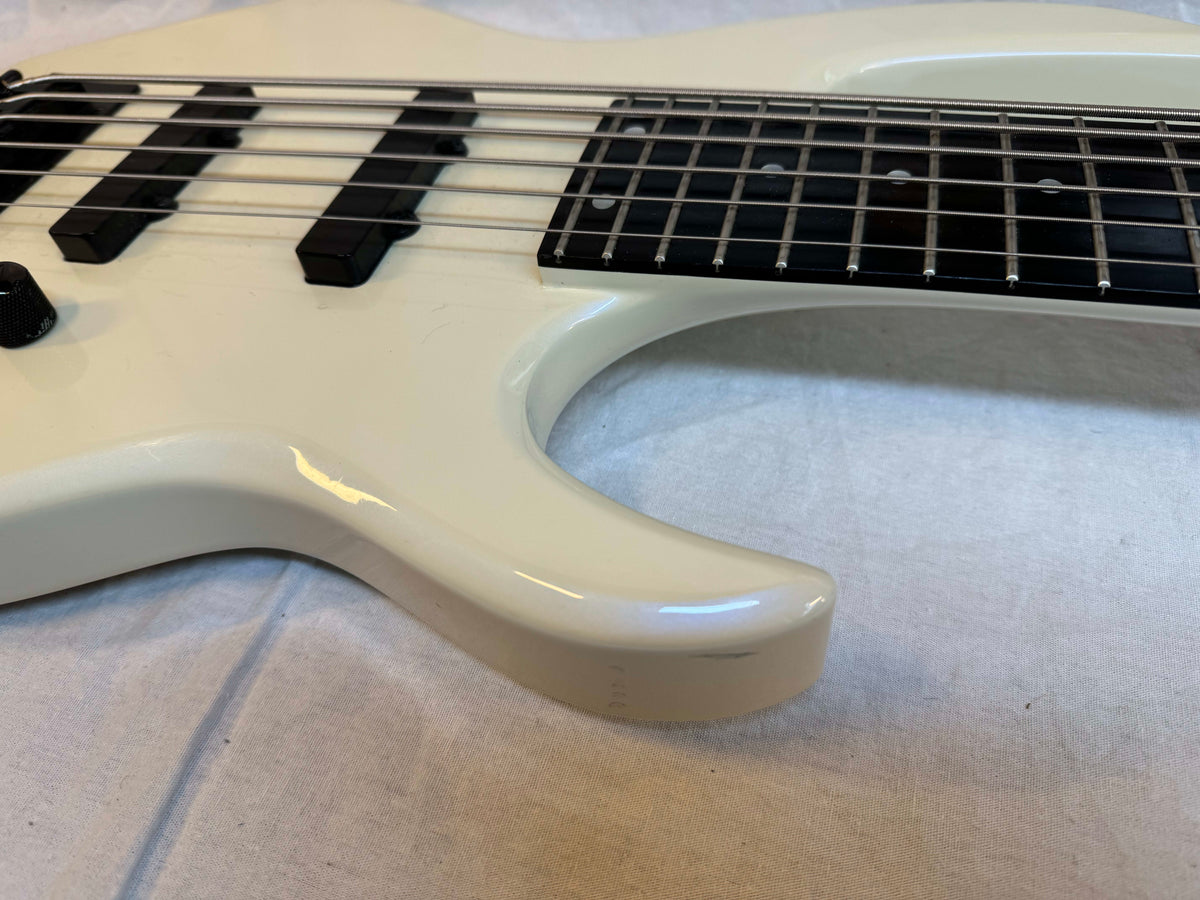Carvin LB76 LB-76 6-string Bass with Case - s/n 43381 - Pearloid White