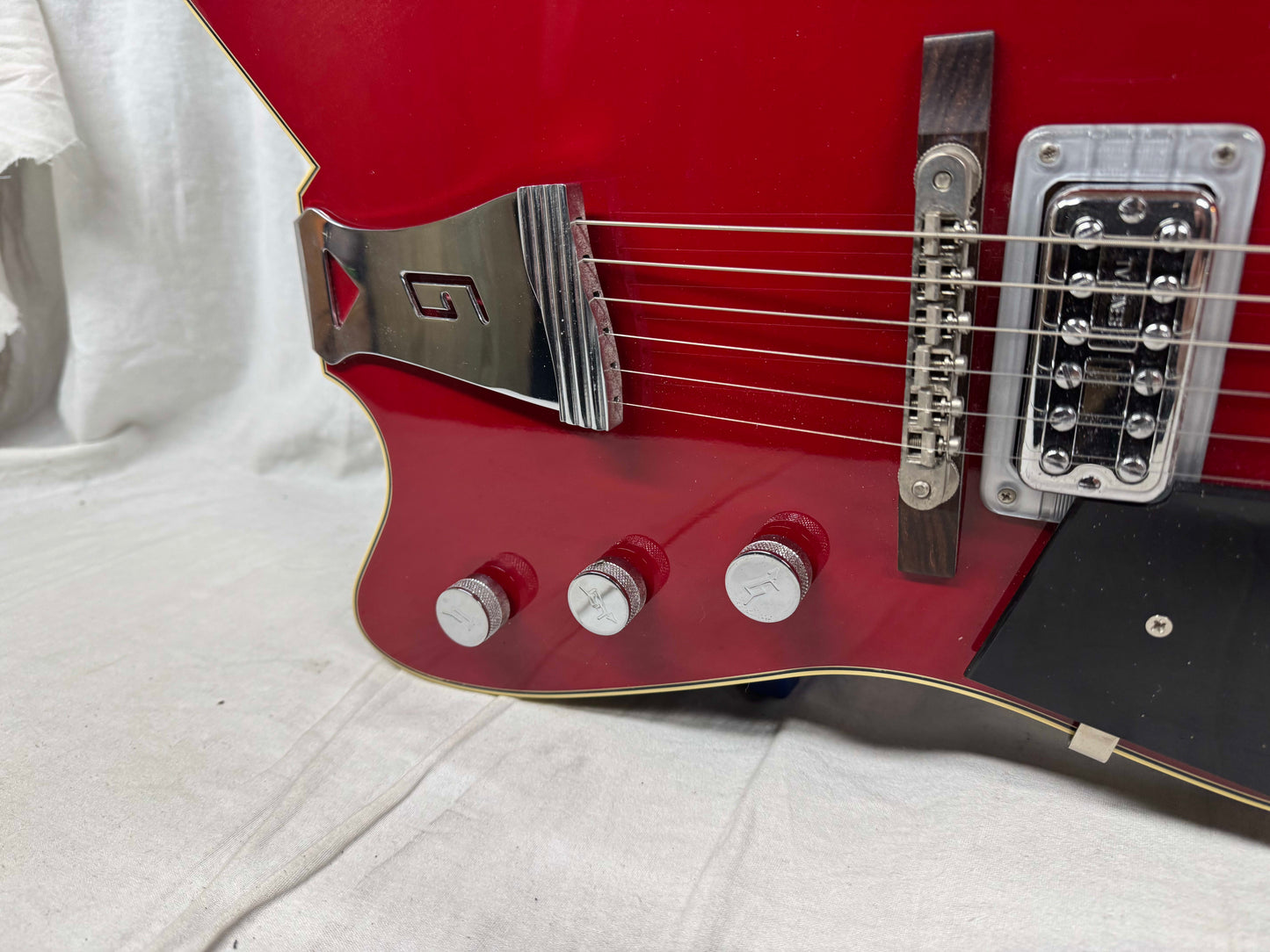 Gretsch G6199 Billy-Bo Jupiter Thunderbird Guitar with COA + Case - MIJ Made In Japan - Red